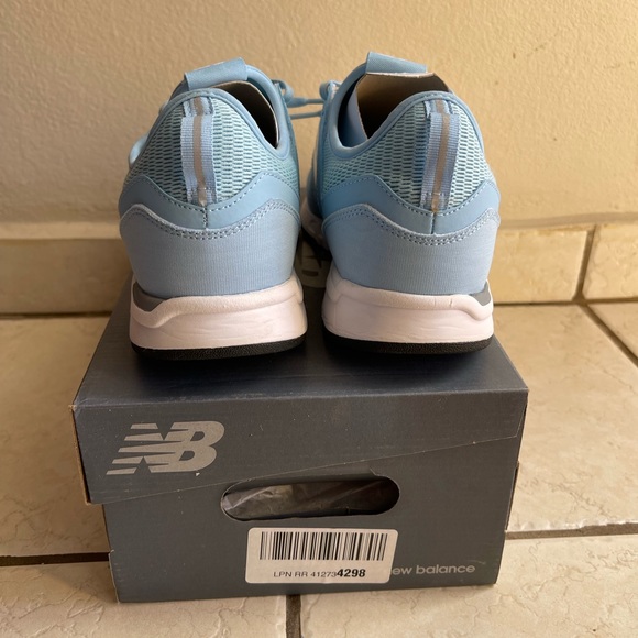 New Balance 247. - Picture 6 of 8